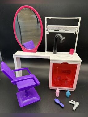 Rare 2015 Barbie Sparkle Style Salon DMM65 Doll Hair Station Chair & Accessories